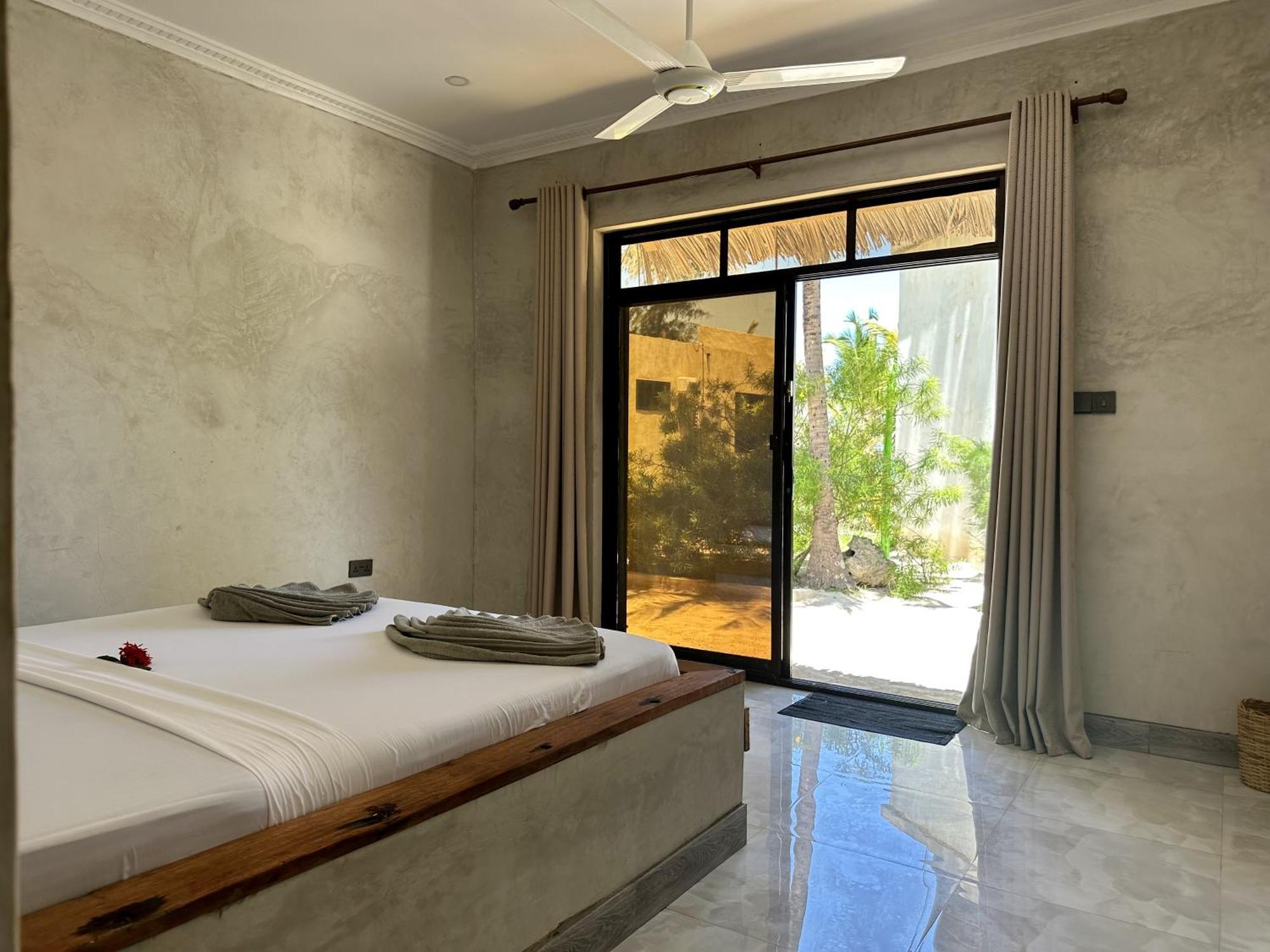Jambo Beach Hotel Paje Bagian luar foto