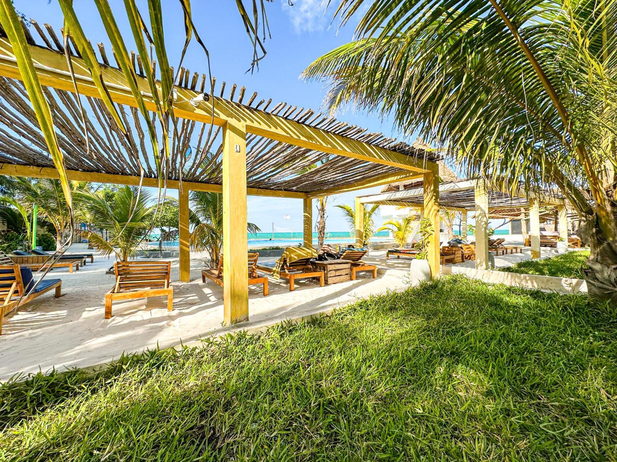 Jambo Beach Hotel Paje Bagian luar foto